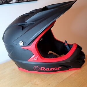 Razor Black and Red Full-Face Helmet. Size M
